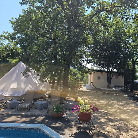 Glamping 5 * Imotski